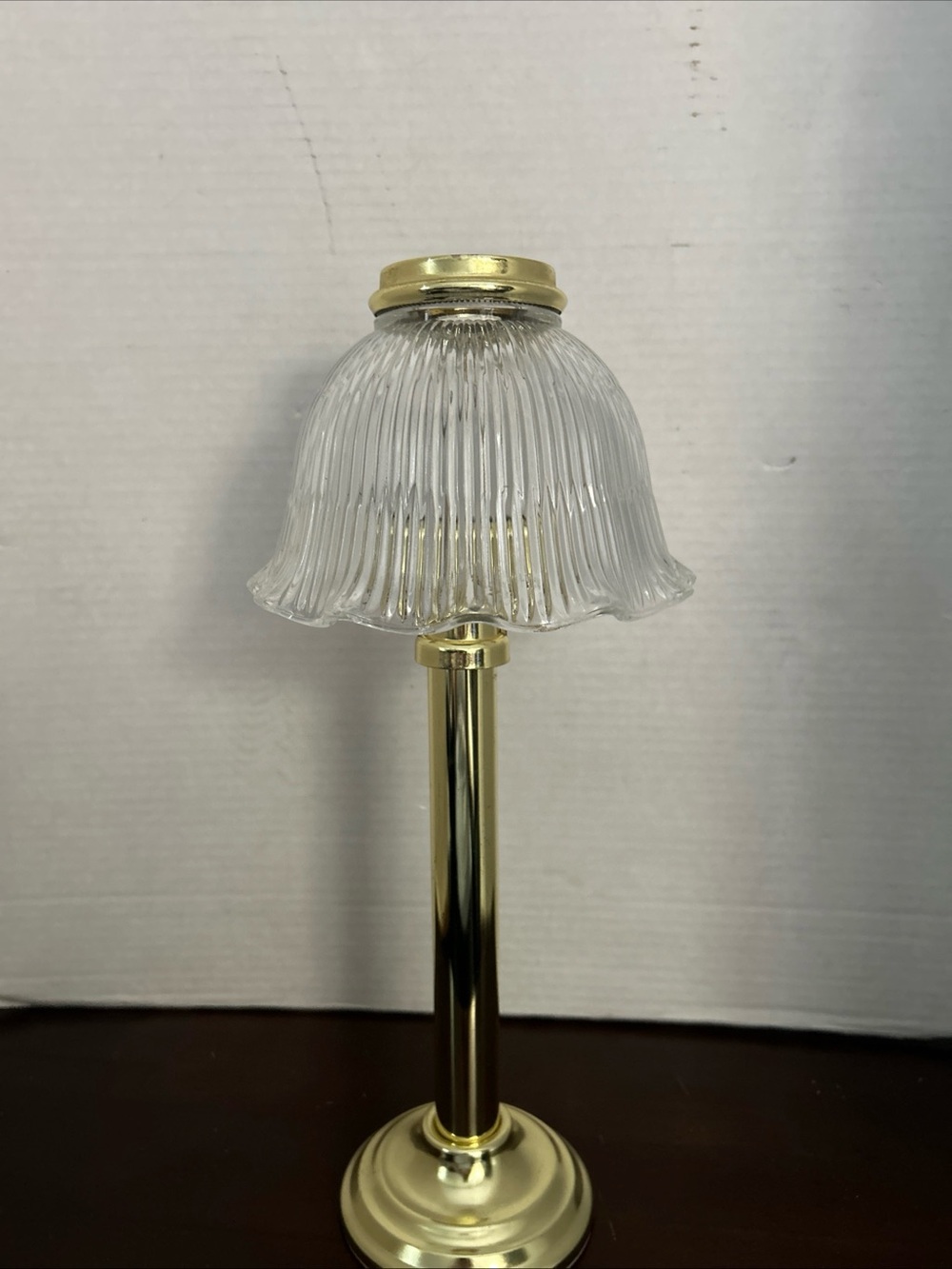 PartyLite Library brass  Finish Glass Ribbed Shade Candle Lamp